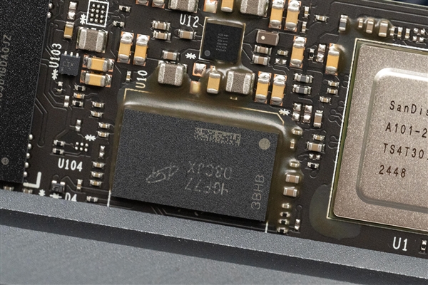 【众测】无限接近PCIe 5.0×4理论极限！WD_BLACK SN8100 SSD双平台测试