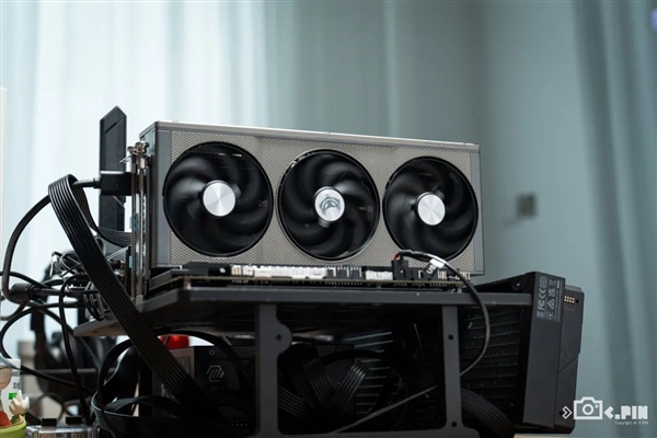 比英伟达更便宜 AMD新的甜品卡用起来到底怎么样