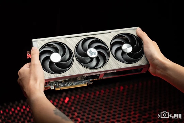 比英伟达更便宜 AMD新的甜品卡用起来到底怎么样