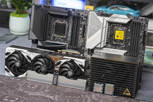 【众测】无限接近PCIe 5.0×4理论极限！WD_BLACK SN8100 SSD双平台测试