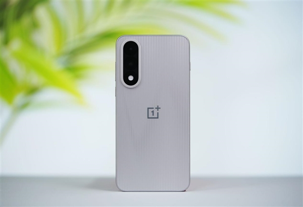 性能最强天玑手机！一加Ace 5至尊版图赏