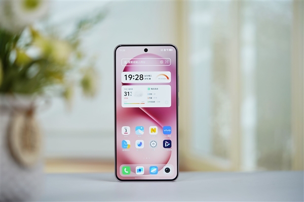 手感绝佳纯直屏！vivo S30桃桃粉图赏