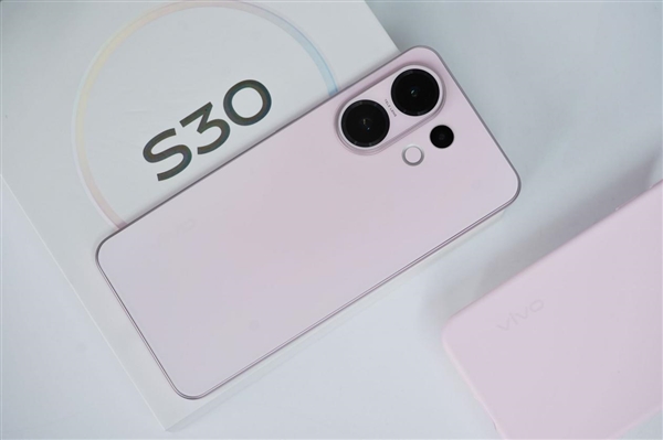 手感绝佳纯直屏！vivo S30桃桃粉图赏
