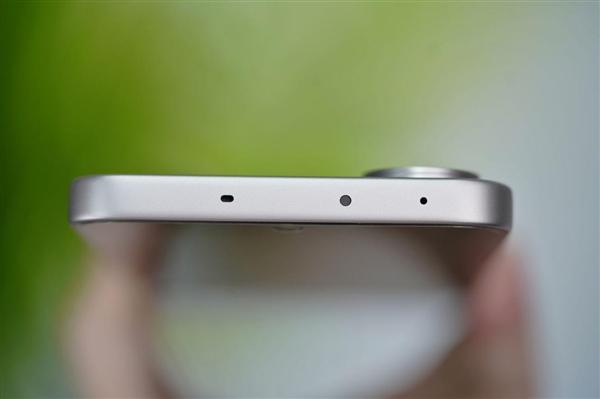 性能最强天玑手机！一加Ace 5至尊版图赏