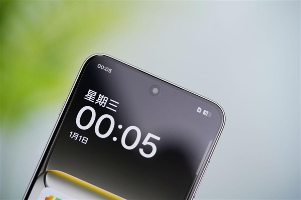 性能最强天玑手机！一加Ace 5至尊版图赏