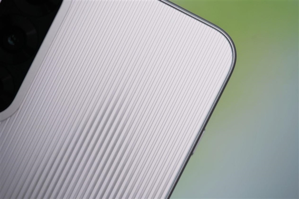 性能最强天玑手机！一加Ace 5至尊版图赏