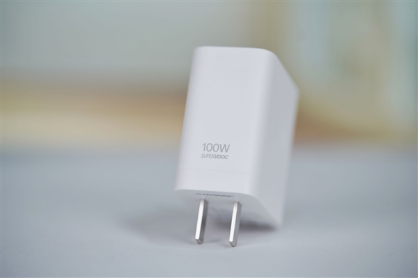 性能最强天玑手机！一加Ace 5至尊版图赏