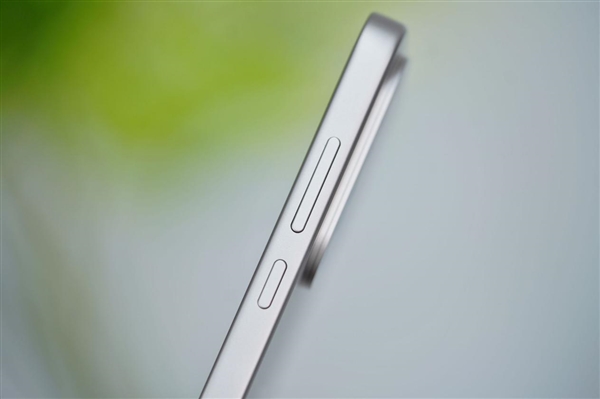 性能最强天玑手机！一加Ace 5至尊版图赏