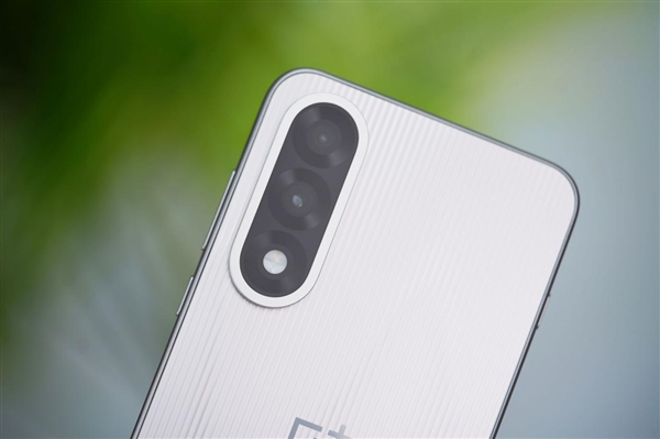 性能最强天玑手机！一加Ace 5至尊版图赏