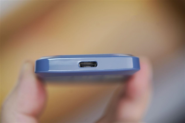 3米摔不坏！英睿达X10 Portable SSD图赏