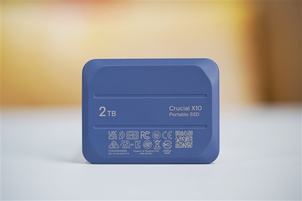 3米摔不坏！英睿达X10 Portable SSD图赏