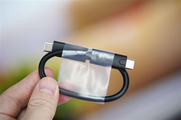 3米摔不坏！英睿达X10 Portable SSD图赏