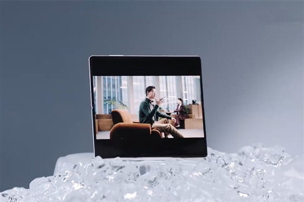 vivo X Fold5内外屏标配LTPO 8T：视效震撼