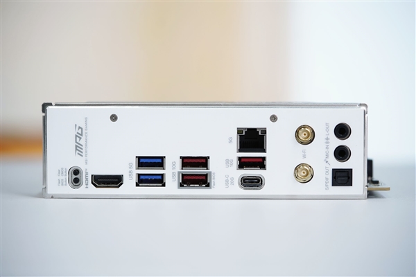 ITX小巧强悍！微星MPG B850I EDGE TI WIFI图赏