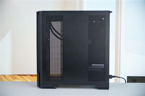 性能与颜值兼具！微星全家桶装机PC图赏