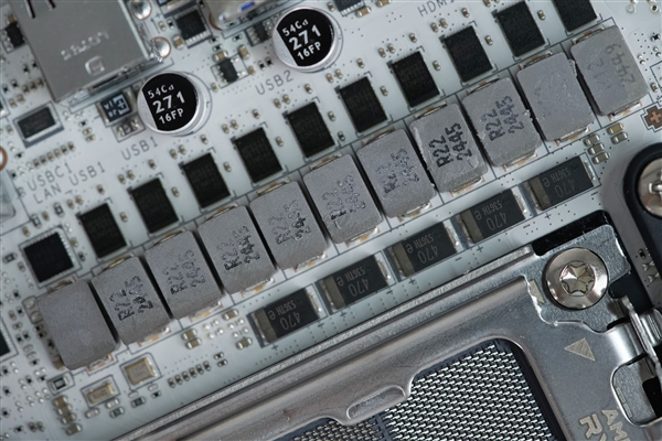 ITX小巧强悍！微星MPG B850I EDGE TI WIFI图赏