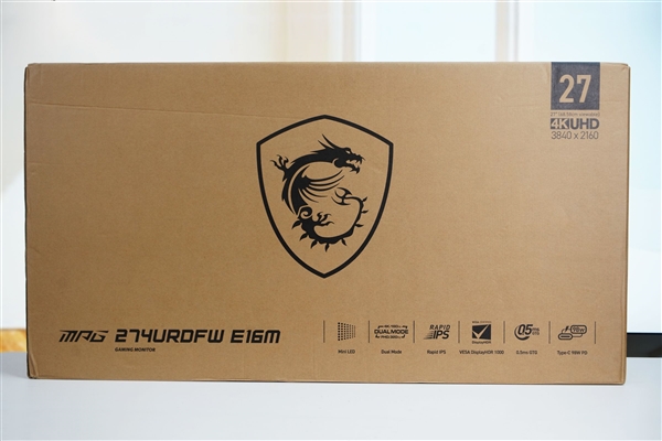 Mini LED屏/320Hz刷新率！微星MPG 274URDFW E16M显示器图赏