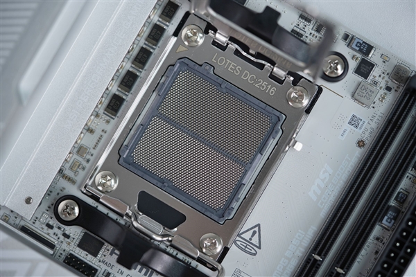 ITX小巧强悍！微星MPG B850I EDGE TI WIFI图赏