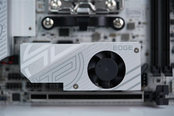 ITX小巧强悍！微星MPG B850I EDGE TI WIFI图赏