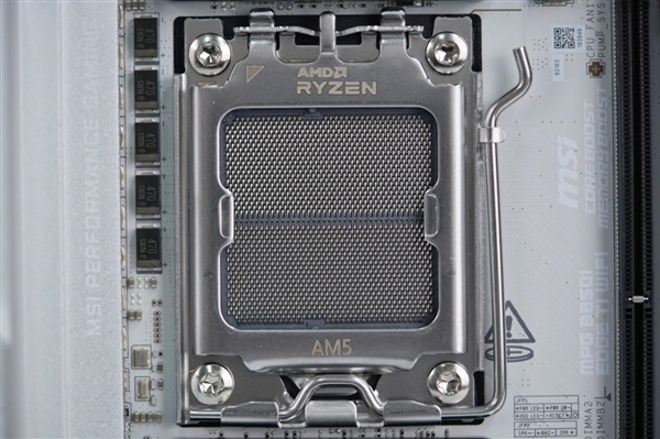 ITX小巧强悍！微星MPG B850I EDGE TI WIFI图赏