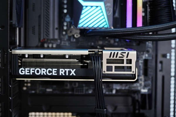 性能与颜值兼具！微星全家桶装机PC图赏