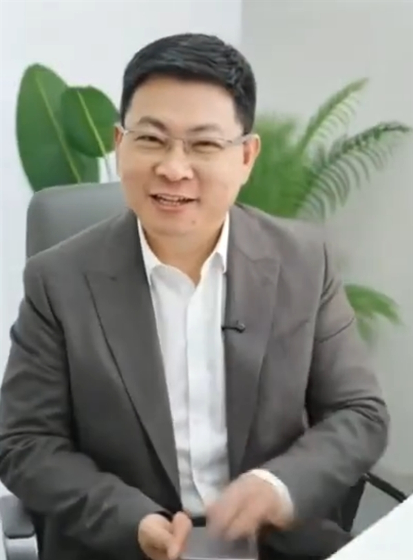 吹过的牛都实现了！余承东发朋友圈纪念入职华为32年：攻无不克 巅峰之上 再上巅峰