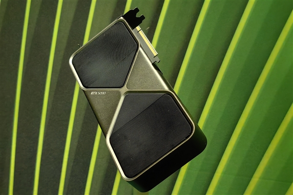 48GB的RTX 5090真有可能！三星3GB GDDR7显存已现身批发市场