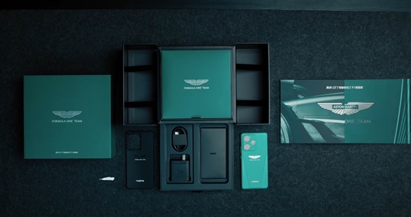 全球首款！真我GT7阿斯顿马丁F1限量版开箱来了