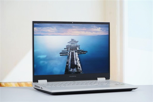 RTX 5080战神！七彩虹隐星G16 Pro笔记本图赏