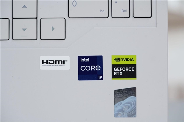 RTX 5080战神！七彩虹隐星G16 Pro笔记本图赏