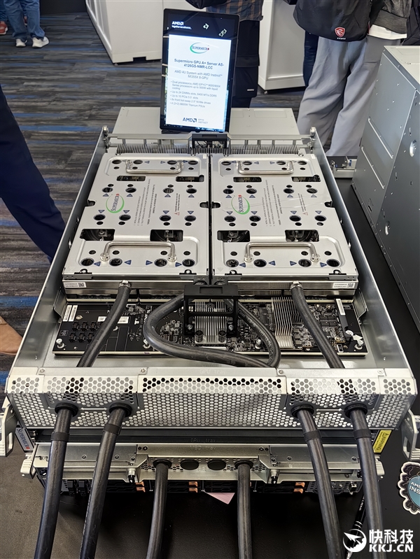 AMD MI350系列AI服务器真机展示：八卡2.3TB内存、每秒16亿亿次算力
