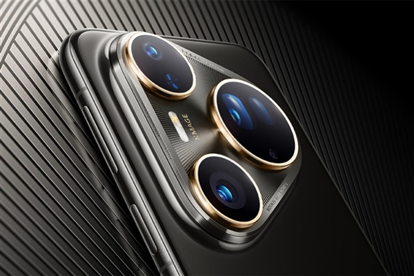 华为Pura 80 Ultra首发最强潜望长焦 博主：2025年没有超越者