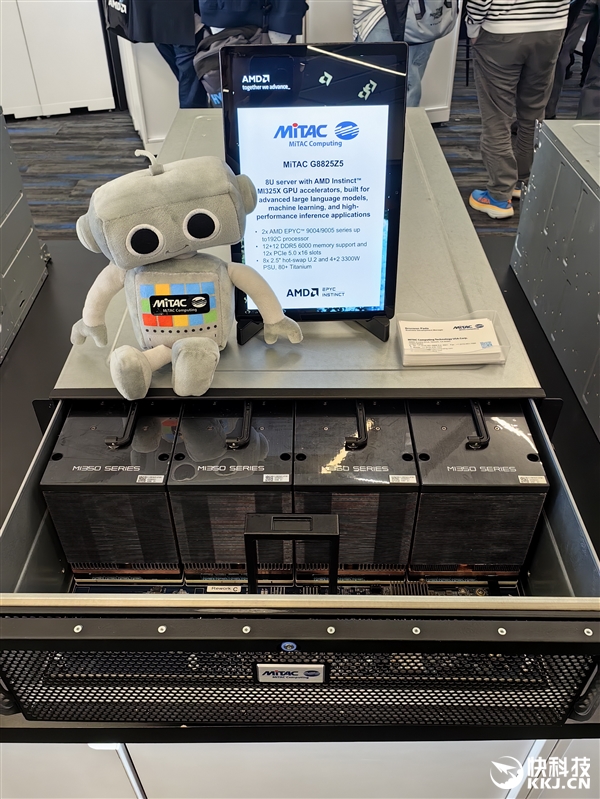 AMD MI350系列AI服务器真机展示：八卡2.3TB内存、每秒16亿亿次算力