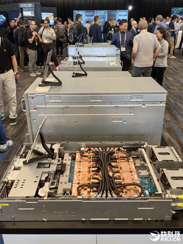 AMD MI350系列AI服务器真机展示：八卡2.3TB内存、每秒16亿亿次算力