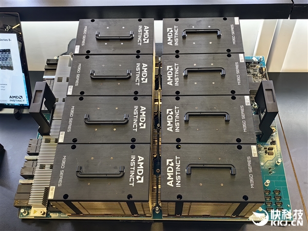 AMD MI350系列AI服务器真机展示：八卡2.3TB内存、每秒16亿亿次算力