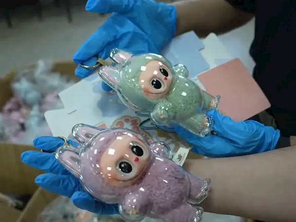 海关查获近6000个假冒拉布布 泡泡玛特：侵权