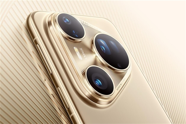 华为Pura 80 Ultra长焦无敌：清晰捕捉大飞机