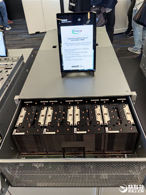 AMD MI350系列AI服务器真机展示：八卡2.3TB内存、每秒16亿亿次算力