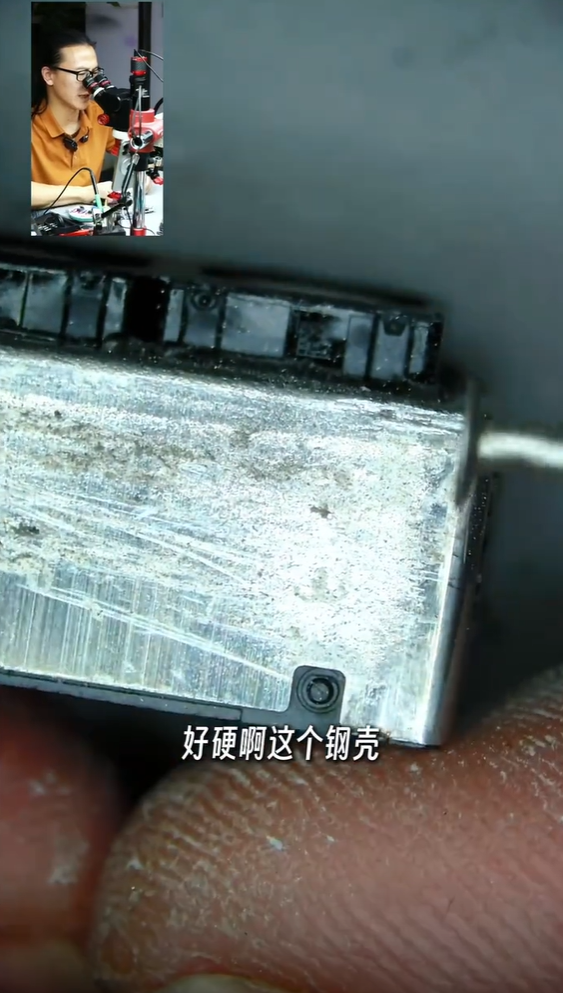 华为Pura 80 Ultra全网首发拆解！一镜双长焦做成了艺术品