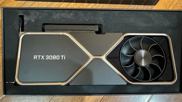 从未发布的RTX 3080 Ti 20GB公版卡现身：卖出14000元高价！