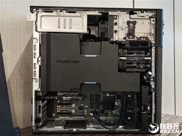 AMD Zen5线程撕裂者9000深入揭秘:领先竞品最多145%!四大金刚护卫