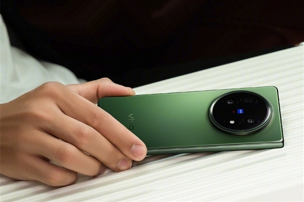 vivo X Fold5首发第四代硅负极电池：比一元硬币还薄 6000mAh行业最大