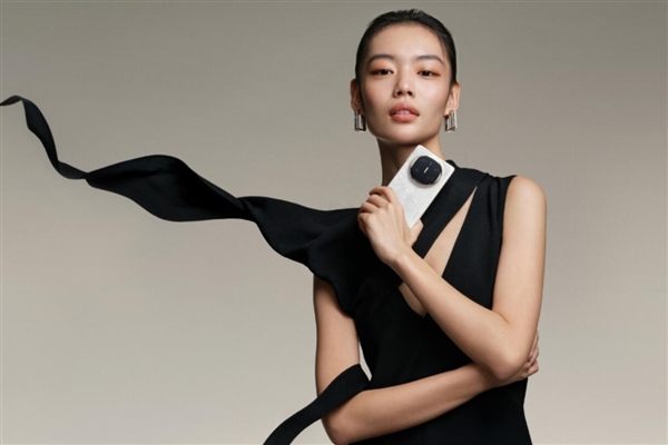 鸿蒙最强折叠屏！曝华为Mate X7发力影像：支持可变光圈