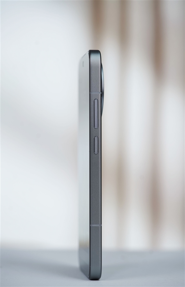 天玑9400+满血旗舰！Redmi K80至尊版图赏