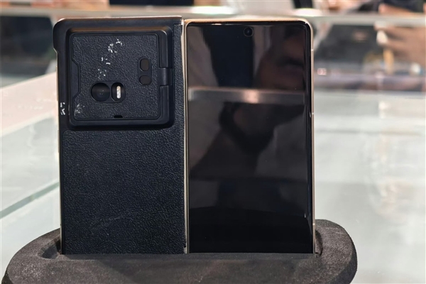 荣耀Magic V5前瞻：最轻薄大折叠 超乎想象