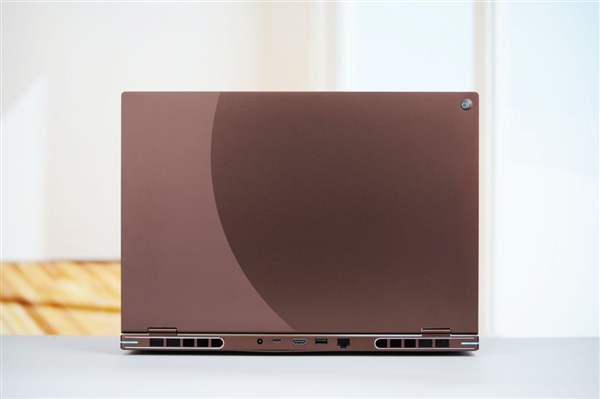 新一代六边形战士！七彩虹iGame M16 Origo图赏