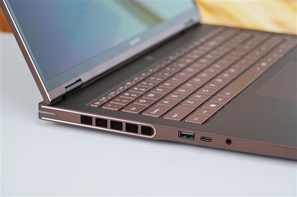 新一代六边形战士！七彩虹iGame M16 Origo图赏