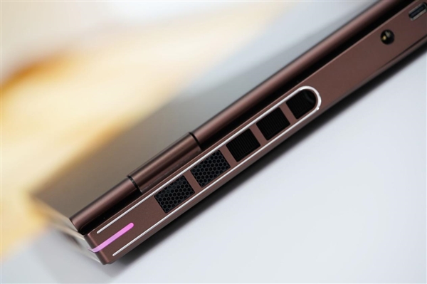 新一代六边形战士！七彩虹iGame M16 Origo图赏