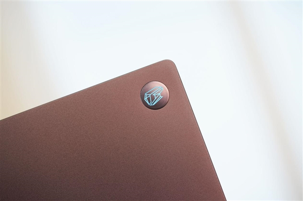 新一代六边形战士！七彩虹iGame M16 Origo图赏