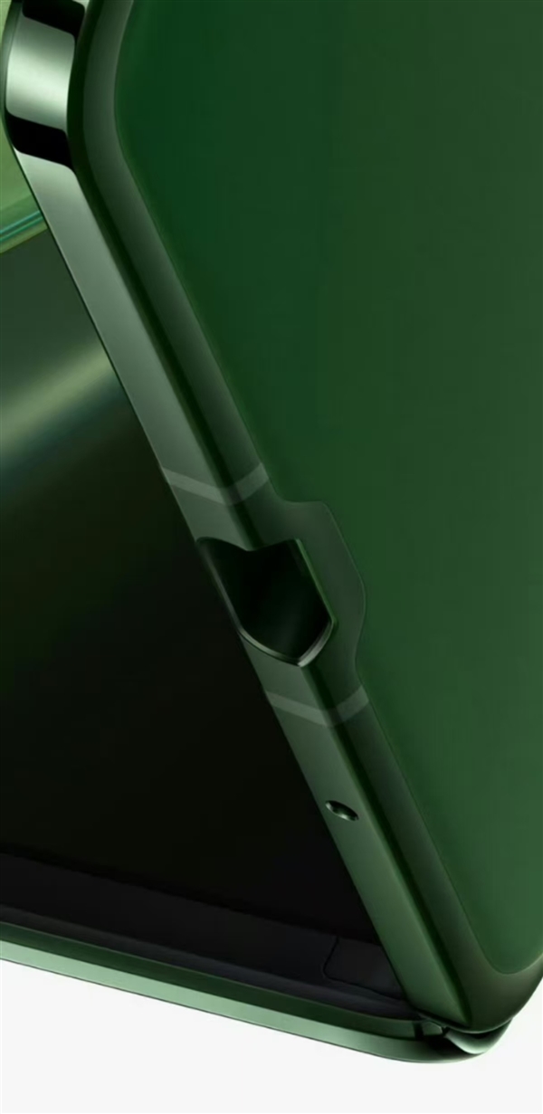 最惊艳大折叠！vivo X Fold5过于轻薄：连完整C口都塞不下了